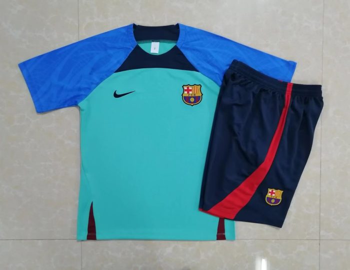 Barcelona 22-23 Green Short Sleeve Training Set with 5-Inch Shorts - 图片 4