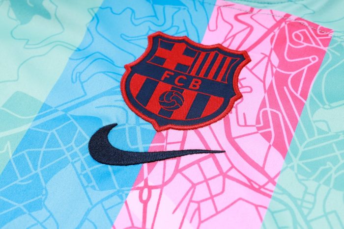 Barcelona 23-24 Light Green Splatter Short Sleeve Training Set with 5-Inch Shorts - 图片 6