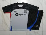 Barcelona 23-24 Grey Short Sleeve Training Suit with 5-Panel Shorts - 图片 9