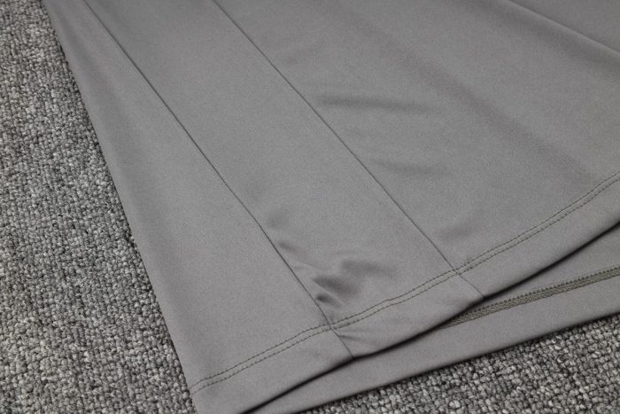 Tottenham Hotspur 24-25 Season Grey Short Sleeve Training Set with 5-Inch Shorts - 图片 5