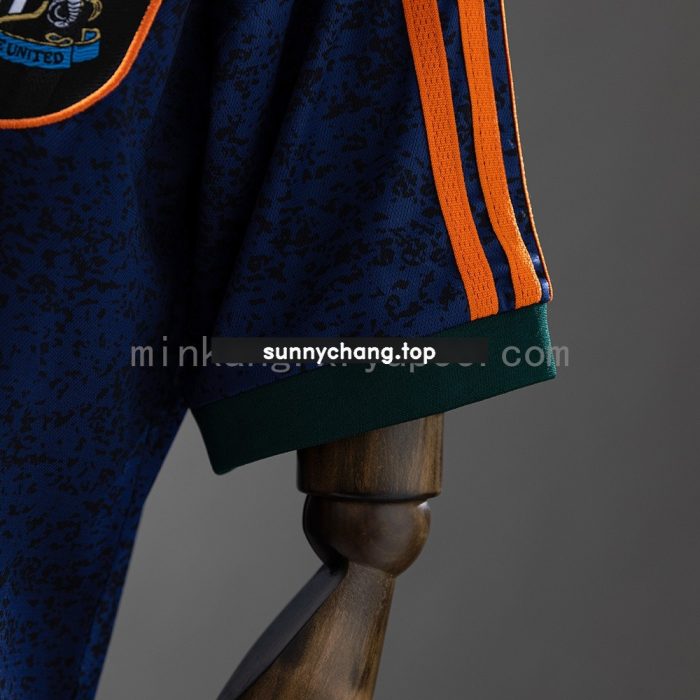 Newcastle United 1997/98 Away Retro Shirt - 图片 2