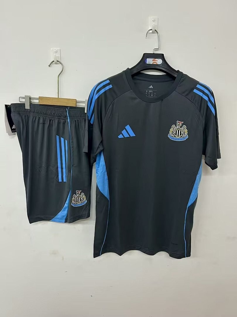 Newcastle United 25/26 Training Jersey Grey