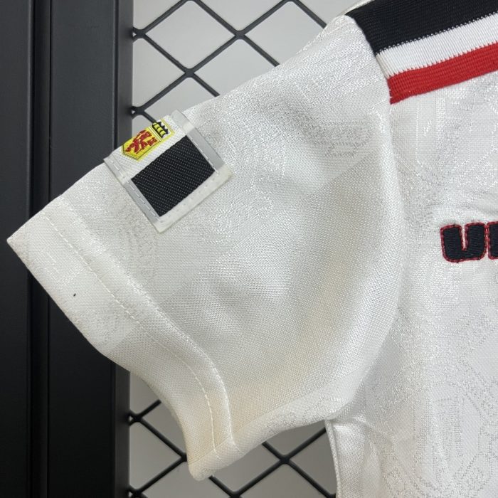 Man Utd 1997/98 Away Kids Jersey - 图片 4