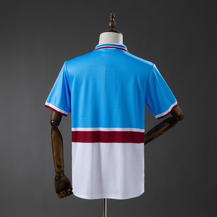 Aston Villa 1997-1998 Away Retro Jersey - 图片 3