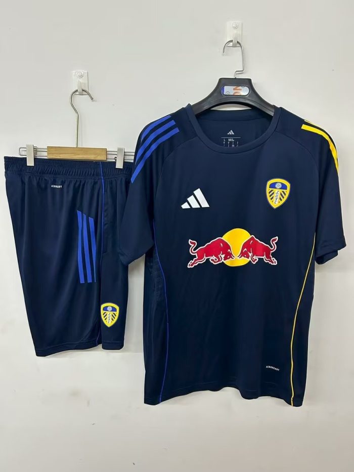 Leeds United 25/26 Training Jersey Royal Blue - 图片 3