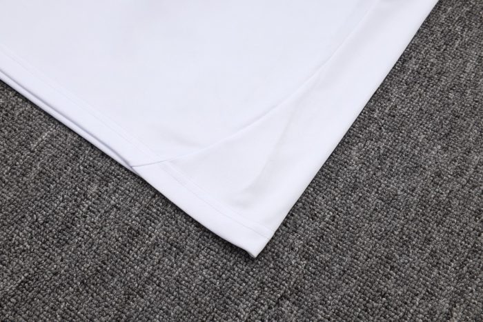 Manchester United 25/26 White Vest - 图片 3