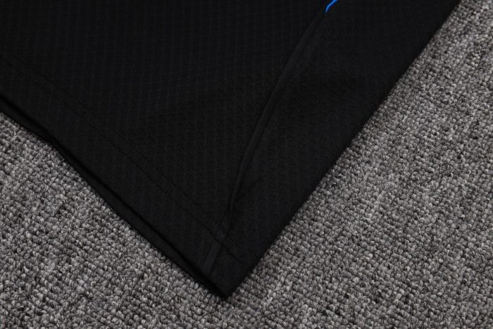 Manchester United Black Polo Shirt with Light Green Trim - 图片 4
