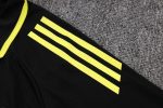 Manchester United Black Polo Shirt with Light Green Trim - 图片 5