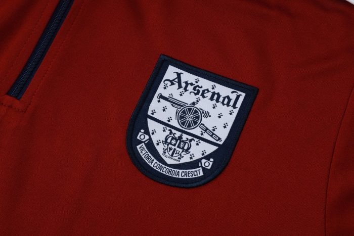 Arsenal Half-Zip Jacket in Maroon with Navy Collar - 图片 6