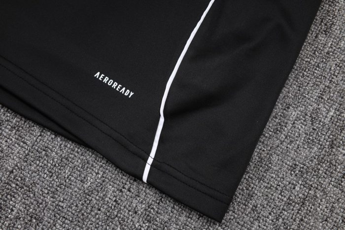 Arsenal Black Half-Zip Jacket with Red and Green Sleeves - 图片 4