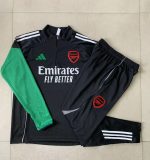 Arsenal Kids Black Half-Zip Jacket with Red and Green Sleeves - 图片 3