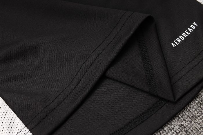 Arsenal 24/25 Half-Zip Jacket Black with Red and Green Sleeve Details - 图片 5