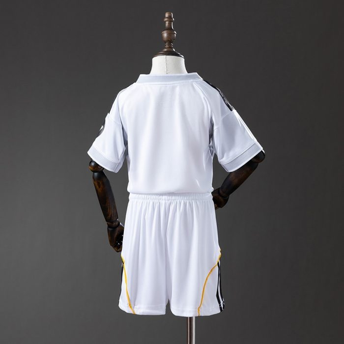 Real Madrid 25/26 Home Kids Kit Jersey - 图片 3