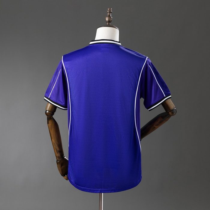 Real Madrid 1997-1998 Away Retro Shirt - 图片 5