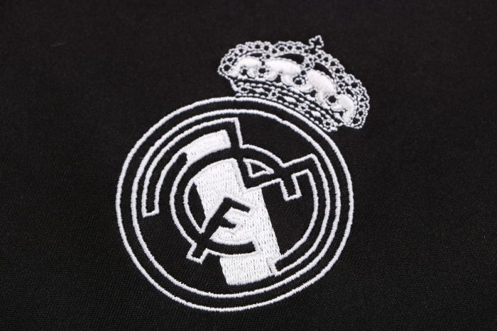 Real Madrid 22-23 Black with Purple Side Short Sleeve Training Suit - 图片 5
