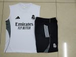 Real Madrid White Vest - 图片 9