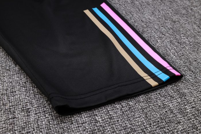 Real Madrid 23-24 White Short Sleeve Training Set with 3/4 Pants - 图片 3