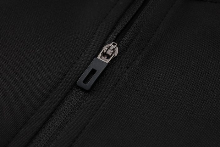 Real Madrid 23-24 Half Zip Jacket Black with White Trim - 图片 6