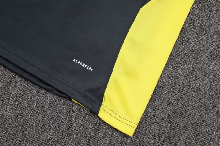 Real Madrid 2526 Half-Zip Jacket Dark Gray with Yellow Sleeves - 图片 4