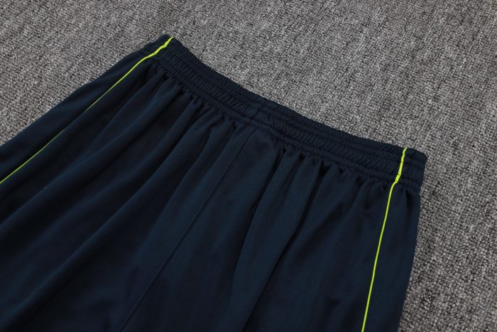 Real Madrid White Short Sleeve Training Suit with Green Trim - 图片 3