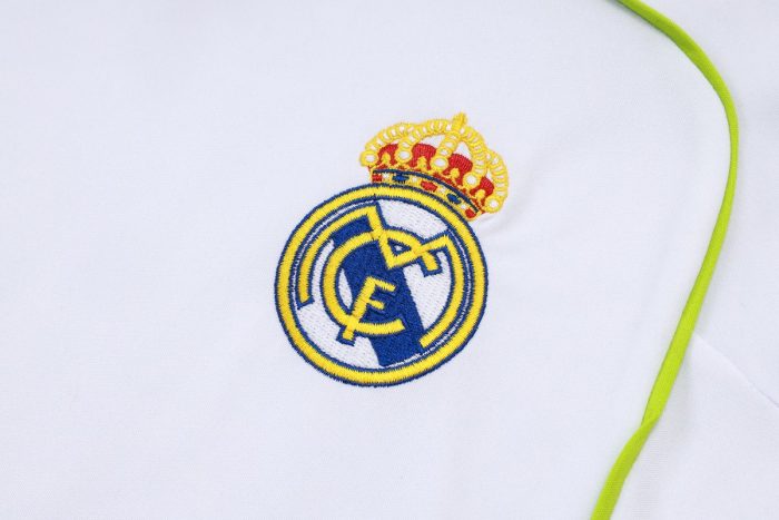 Real Madrid White Vest with Green Trim - 图片 5