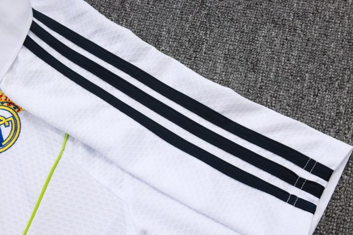 Real Madrid White Retro Polo (Green Trim) - 图片 5