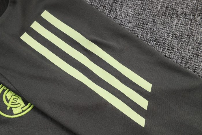 Real Madrid Grey Green Short Sleeve Training Suit - 图片 7