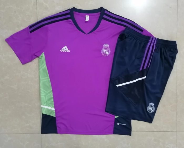Real Madrid 22-23 Dark Purple Short Sleeve Training Set with 5-Inch Shorts - 图片 9