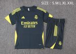Real Madrid Dark Gray Short Sleeve Training Shirt with Yellow Accents - 图片 2