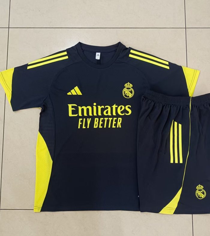 Real Madrid Dark Gray Short Sleeve Training Shirt with Yellow Accents - 图片 9