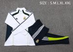 Real Madrid White Retro Edition with Cyan Accents - 图片 2
