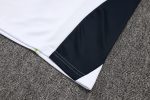 Real Madrid White Retro Edition with Cyan Accents - 图片 3