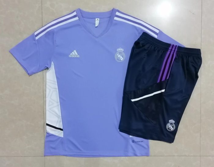 Real Madrid 22-23 Light Purple Short Sleeve Training Set with 5-Panel Shorts - 图片 9