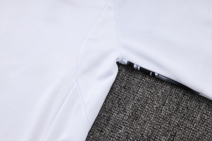 Real Madrid White Half-Zip Jacket with Shoulder Print - 图片 3
