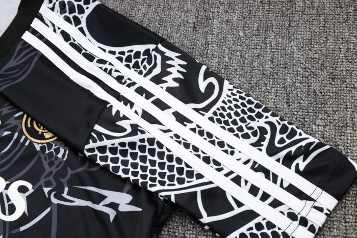 Real Madrid 23-24 Black Ink Splatter Short Sleeve Training Set with Capri Pants (Chinese Dragon) - 图片 4