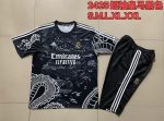 Real Madrid 23-24 Black Ink Splatter Short Sleeve Training Set with Capri Pants (Chinese Dragon) - 图片 9
