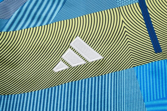 Real Madrid Blue Green Stripe Spray Print Half Zip Jacket - 图片 7