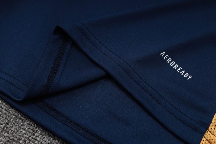 Real Madrid 24/25 Vest in Royal Blue with Light Blue Collar - 图片 5