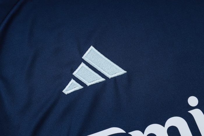 Real Madrid 24/25 Vest in Royal Blue with Light Blue Collar - 图片 6