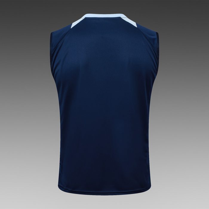 Real Madrid 24/25 Vest in Royal Blue with Light Blue Collar - 图片 8