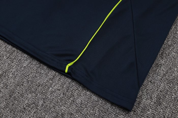 Real Madrid Retro Vest in Light Blue with Green Trim - 图片 4