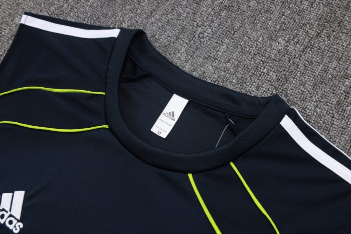 Real Madrid Retro Vest in Light Blue with Green Trim - 图片 6