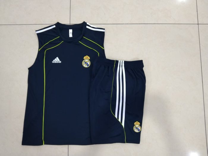 Real Madrid Retro Vest in Light Blue with Green Trim - 图片 9