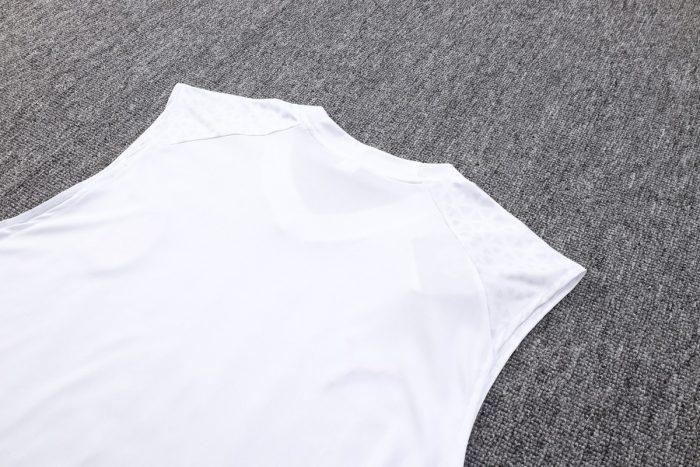 AC Milan 23-24 White Vest with Red Badge - 图片 3