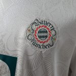 Bayern Munich 125th Anniversary Oktoberfest Special Jersey - 图片 5
