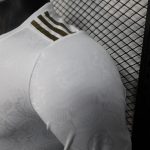 FC Bayern Munich 125th Anniversary White Player Version 25/26 - 图片 2