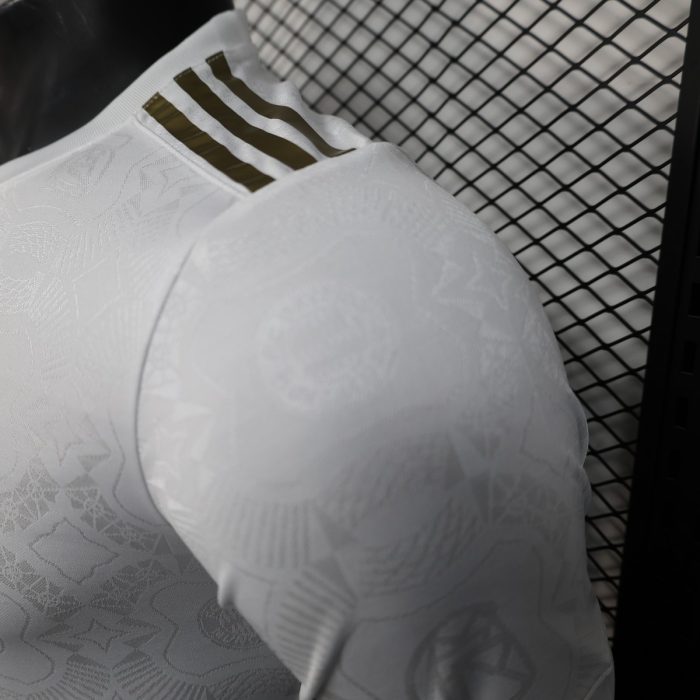 FC Bayern Munich 125th Anniversary White Player Version 25/26 - 图片 2