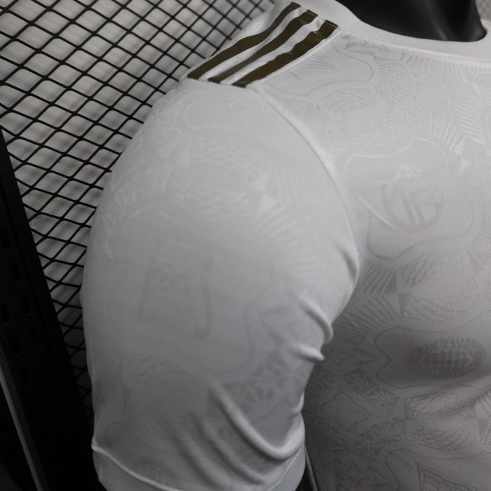 FC Bayern Munich 125th Anniversary White Player Version 25/26 - 图片 3