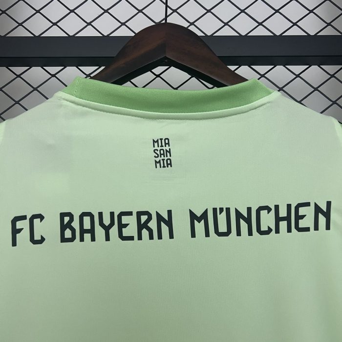 Bayern Munich 25/26 Goalkeeper Green Jersey - 图片 2