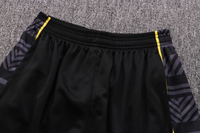 Borussia Dortmund 22-23 Yellow Printed Short Sleeve Training Set with 5-Inch Shorts - 图片 4